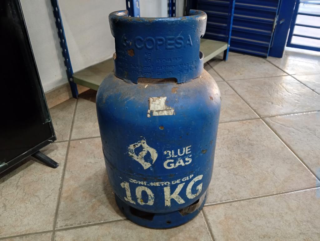 Garrafa Cap 10 Kg. Marca Blue Gas Usado En Buen Estado Color Azul Acc No Tiene