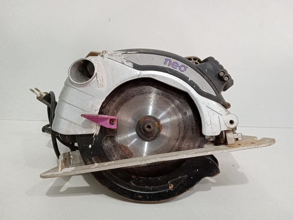 Sierra Tipo Circular Marca Neo Modelo Sc 907/3/220 Usado Con Desgaste Acc C/ProtectorC/Disco