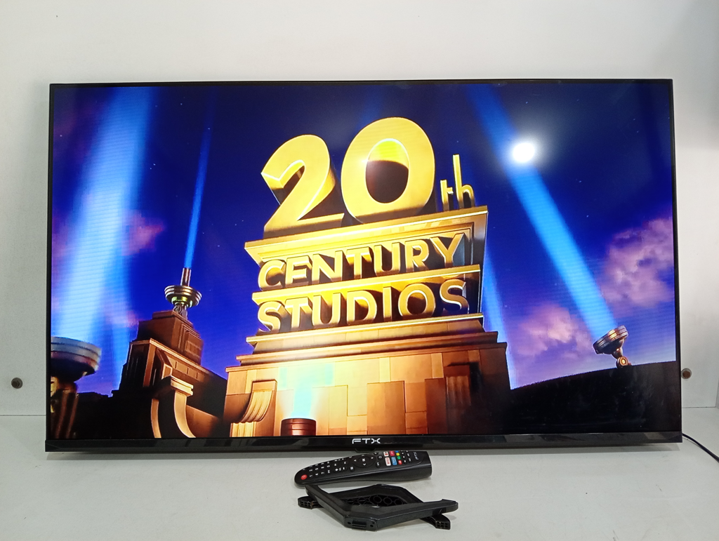 Televisor Led Smart De 43 '' Marca Ftx Modelo Ftx43fhd2v1 Con Control Usado En Buen Estado Acc C/2 Patitas De PedestalC/Tornillitos