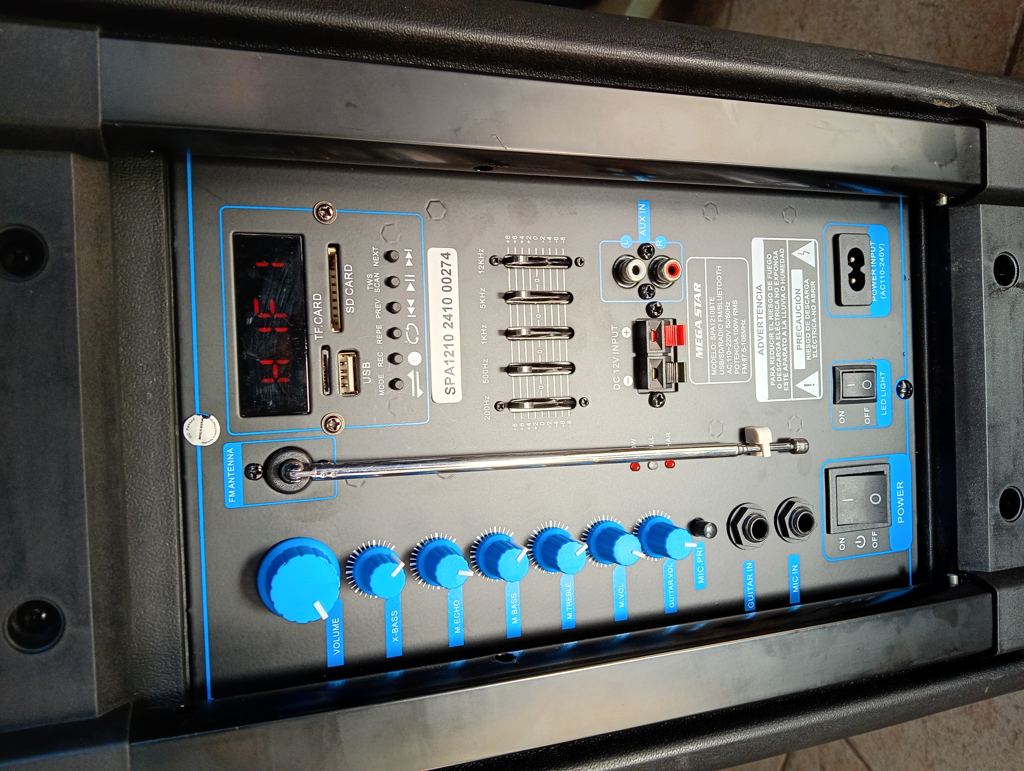Parlante Portatil Marca Megastar Modelo Spa1210 Usado En Buen Estado Con No Tiene Acc C/Cable PowerC/MicrofonoC/Control