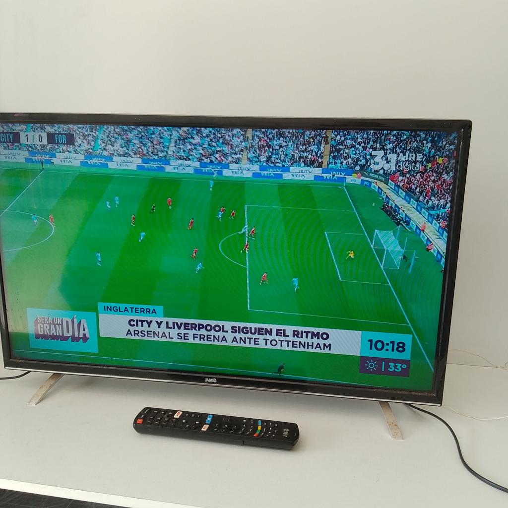 Televisor Led Smart De 32 '' Marca Jam Modelo Ja32shd500 Con Control Usado En Buen Estado Acc Con 2 PatitasCable Power
