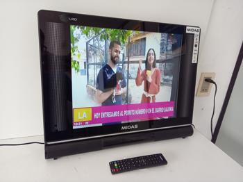 Televisor Lcd De 21 '' Marca Midas Modelo Md-Tv21m Con Control Usado En Buen Estado Acc: Con Soporte Para Pared Comentario: Control En Estado Regular