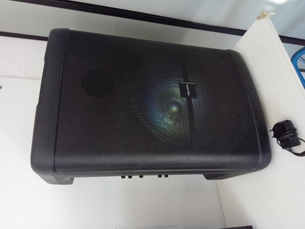 Caja De Sonido Amplificada Marca Mega Star Modelo Spa1512bt Sin Control Usado En Buen Estado Acc 2 RueditasLuz En El Parlante