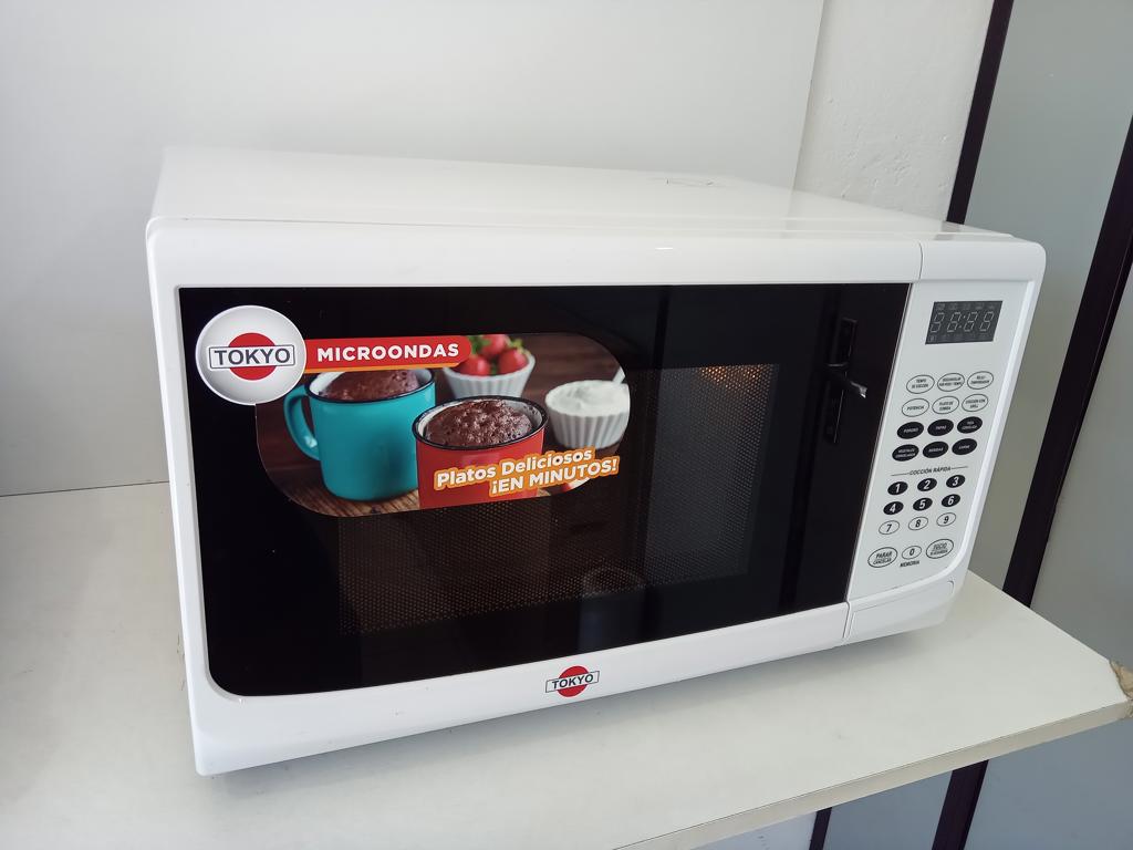 Microondas Marca Tokyo Modelo Edtmtok25bl-N Usado En Buen Estado Acc Luz InternaPanel Digital