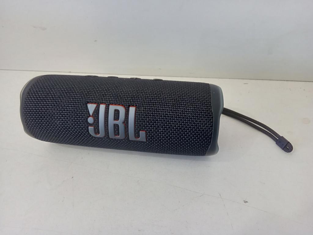 Speaker Potencia Watts No Tiene Marca Jbl Sin Control Modelo Flip 6 Usado En Buen Estado Sin Caja Acc No Tiene