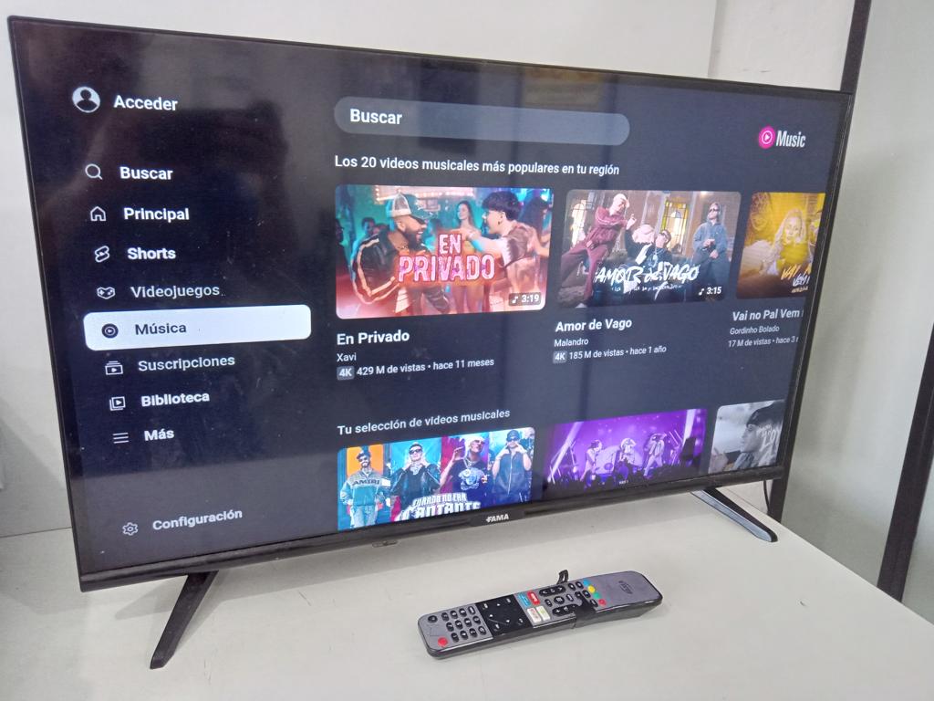 Televisor Led Smart De 32 '' Marca Fama Modelo Tvf-32e20 Con Control Usado En Buen Estado Acc Con 2 PatitasCable Power