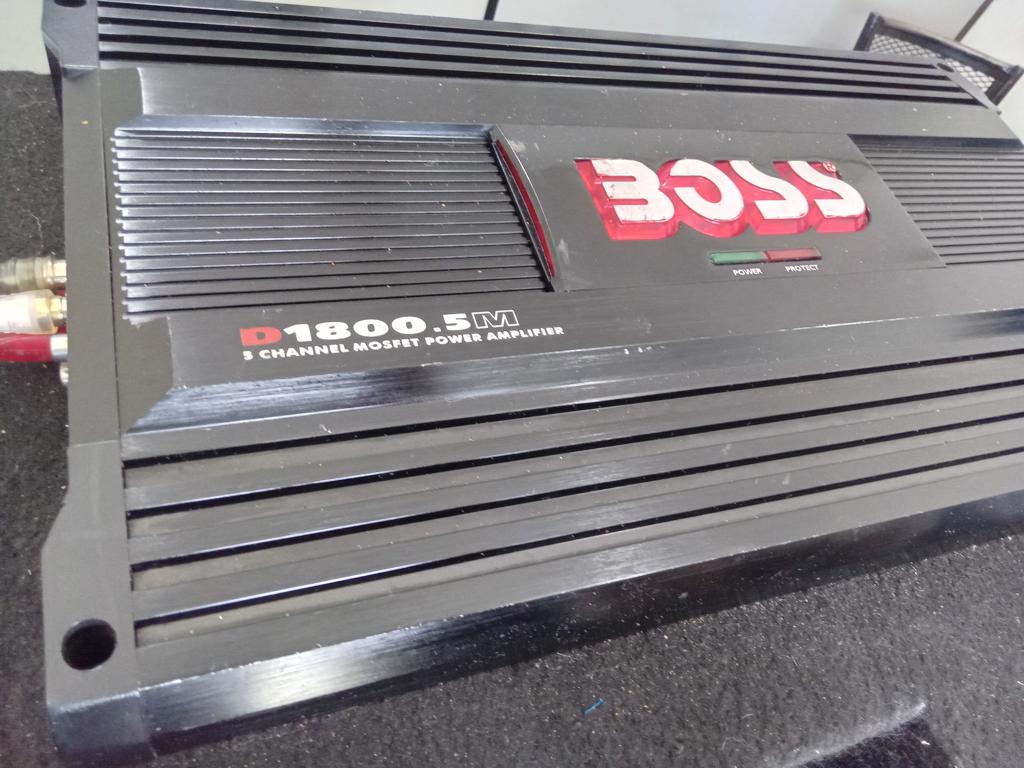 Amplificador De Sonido P/ Automovil Marca Boss Modelo D1800.5m Usado En Buen Estado Acc De 3000 W