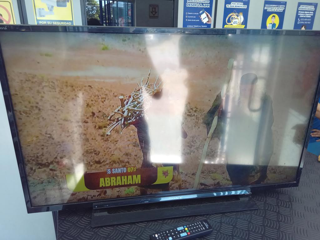 Televisor Led Convencional De 40 '' Marca Sony Modelo Kdl-40r455a Usado En Buen Estado Con Control Sin Caja Acc Con PedestalControl Marca Ecopower