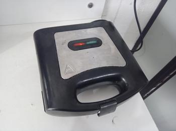 Sandwichera Marca Jam Modelo Jm 202 Usado Con Desgaste Acc Para 2 Panes