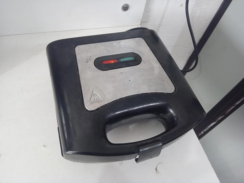 Sandwichera Marca Jam Modelo Jm 202 Usado Con Desgaste Acc Para 2 Panes