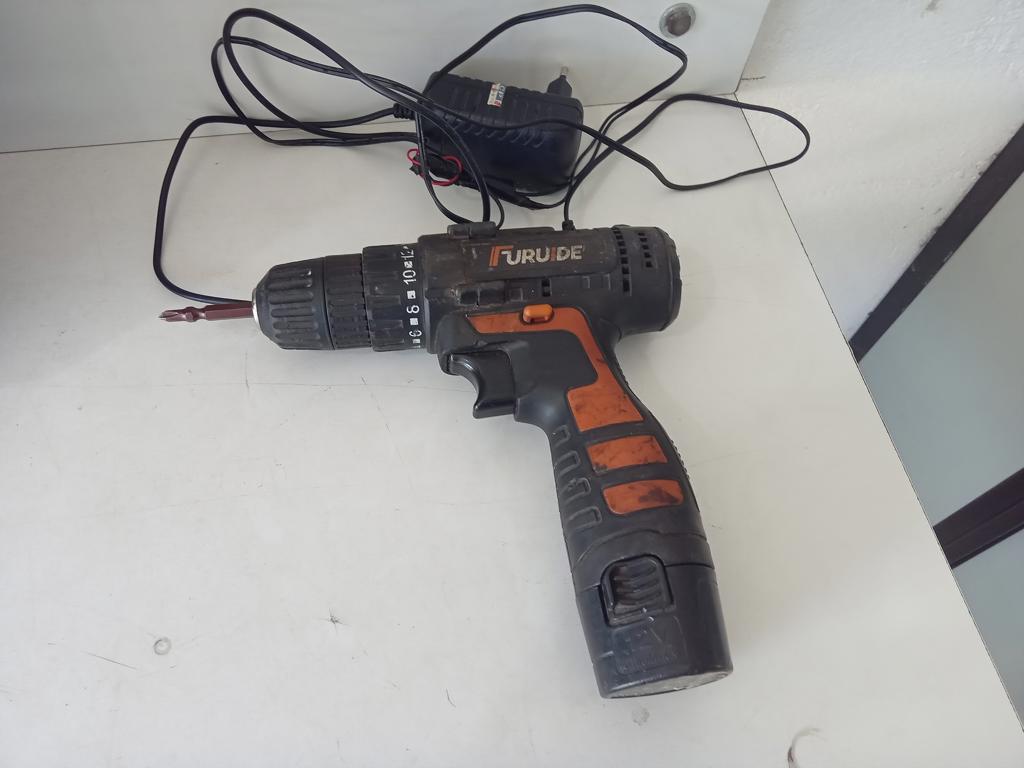Taladro Marca Furuide Modelo Dc-12v Acc Cargador1 BateriaDe 12v