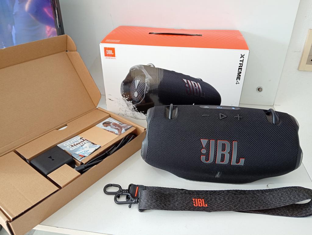 Speaker Potencia Watts No Tiene Marca Jbl Sin Control Modelo Xtreme4 Con Caja Acc CargadorCinta