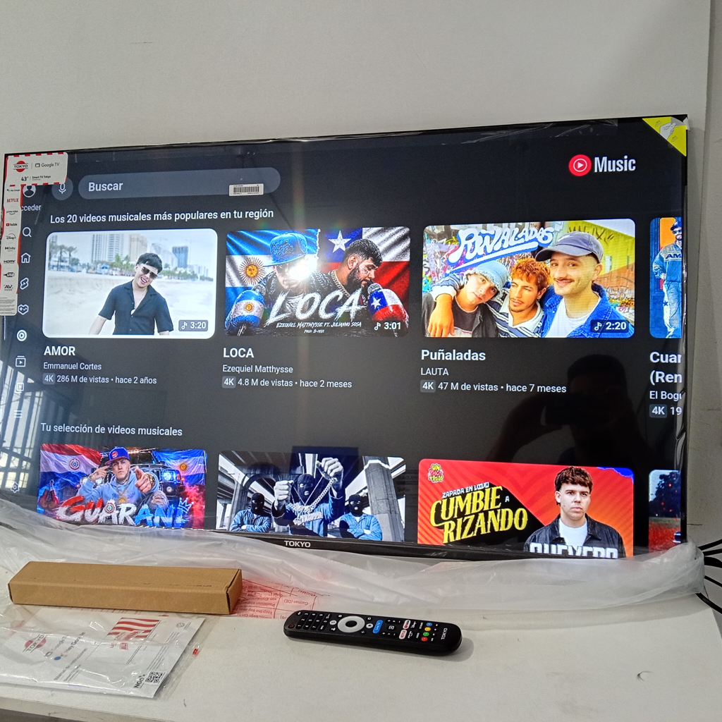 Foto 3 de Televisor Led Smart De 43 '' Marca Tokyo Modelo Tvtokff43g5 Con Control Nuevo Sin Uso Acc 2 Patitas Con Sus TornillosSoporte Para Pared