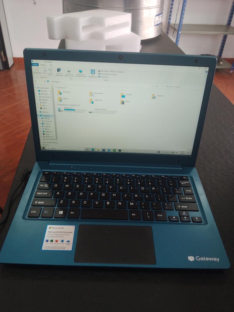 Mini Notebook Marca Gateway Modelo Gwtn116-3bl Procesador Celeron Memoria Ram 4 Gb Disco Duro 100 Gb Acc Cargador