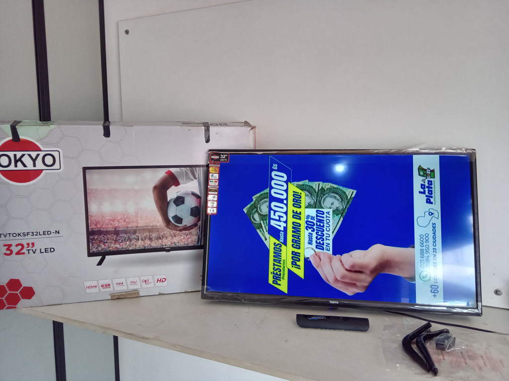 Televisor Led Convencional De 32 '' Marca Tokyo Modelo Tvtoksf32led-N Usado En Buen Estado Con Control Con Caja Acc Par De Patitas Tornillos