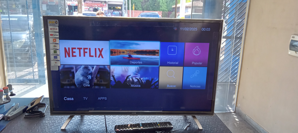 Televisor Led Smart De 32 '' Marca Jam Modelo Ja32hd218s Con Control Usado En Buen Estado Acc Patitas