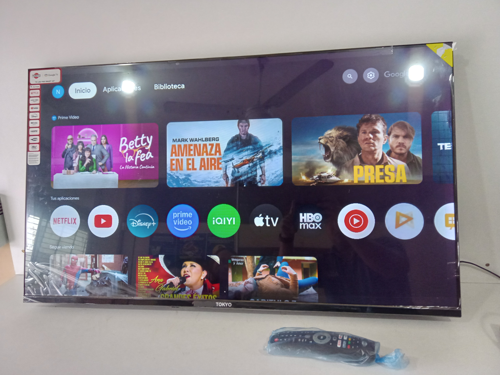 Televisor Led Smart De 43 '' Marca Tokyo Modelo Tvtokff43gtv Con Control Usado En Buen Estado Acc Patitas Soporte Para Pared