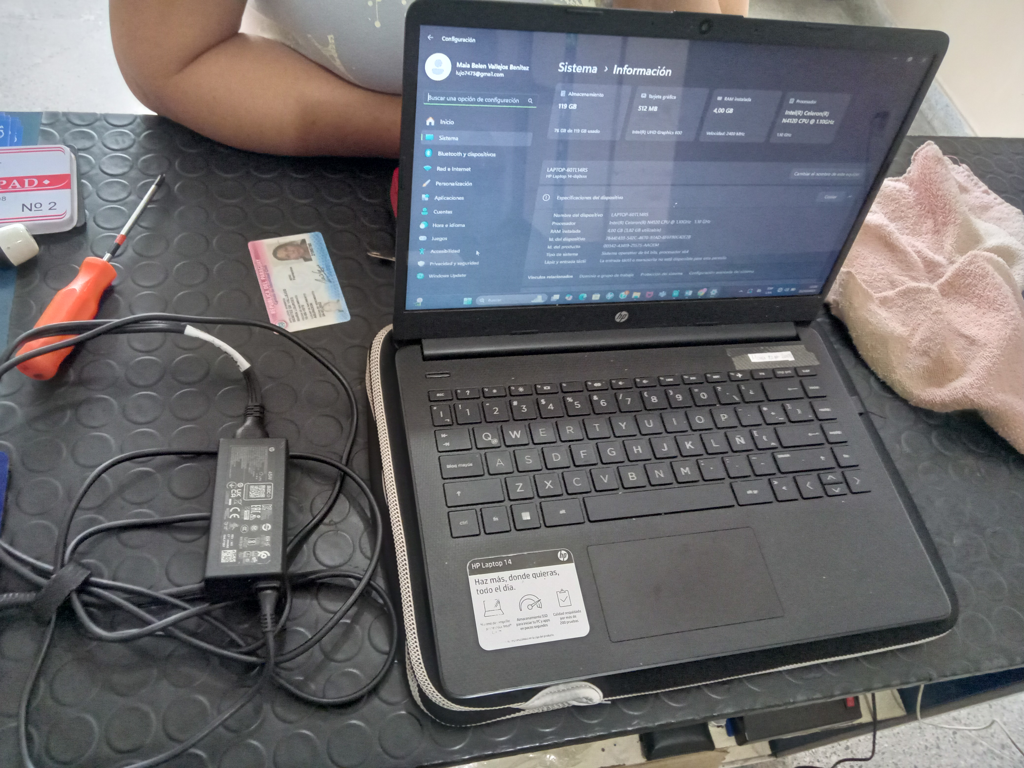 Notebook Marca Hp Modelo 14-Dq0526la Procesador Celeron Memoria Ram 4 Gb Disco Duro 118 Gb Generacion No Tiene Acc Estuche Hp