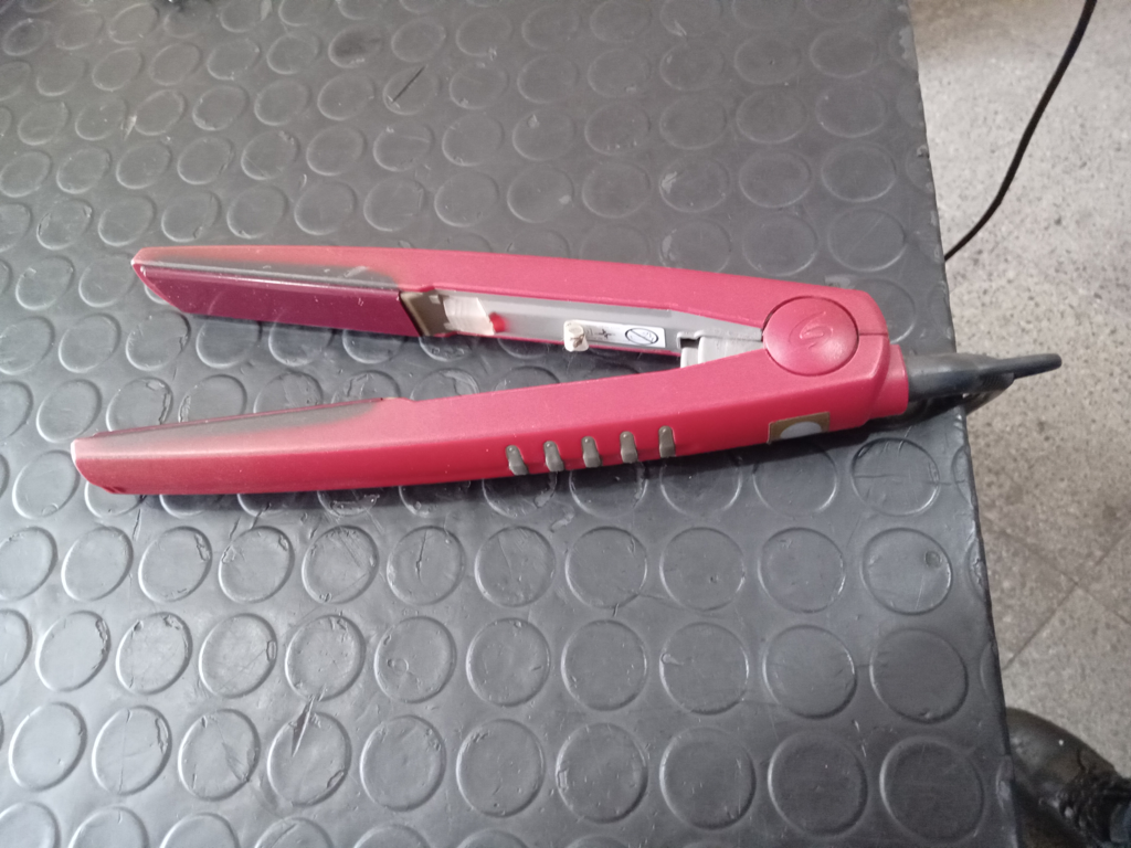 Foto 2 de Planchita Para Cabello Marca Ga.Ma Modelo Usado En Buen Estado Acc No Tiene