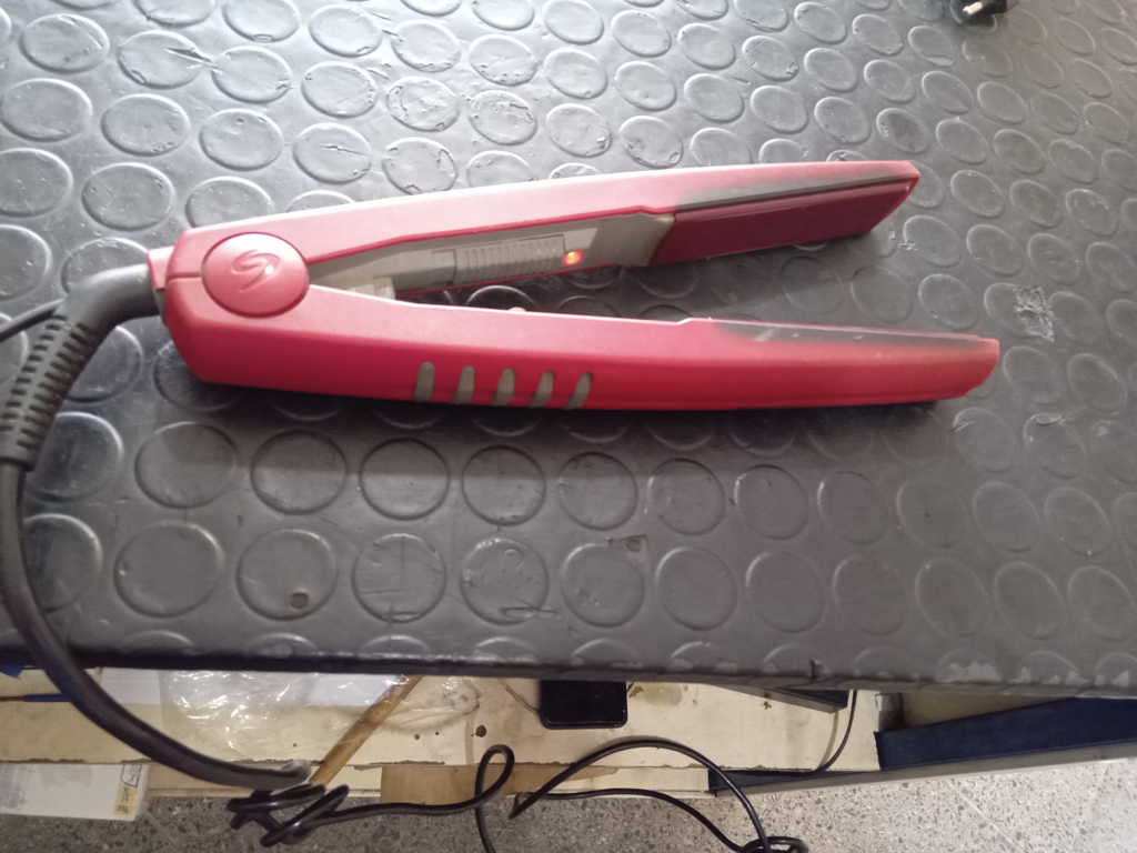 Foto 3 de Planchita Para Cabello Marca Ga.Ma Modelo Usado En Buen Estado Acc No Tiene