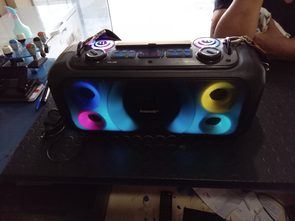 Parlante Portatil Marca Ecopower Modelo X-Bass Ep-2235 Usado En Buen Estado Con No Tiene Acc CorreaCable UsbCargador