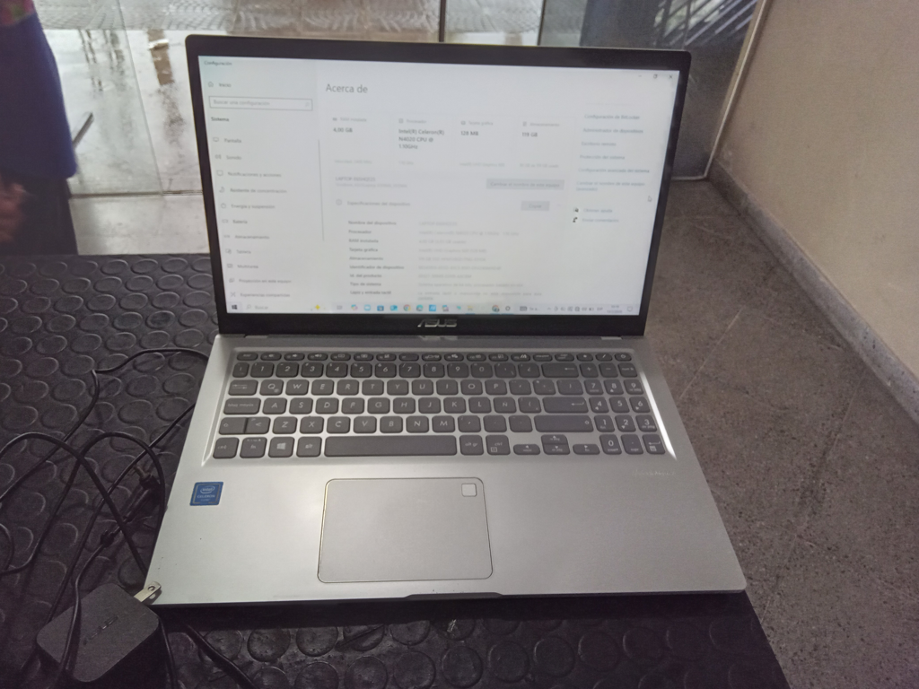 Notebook Marca Asus Modelo X515m Procesador Celeron Memoria Ram 4 Gb Disco Duro 119 Gb Generacion 10 Acc No Tiene
