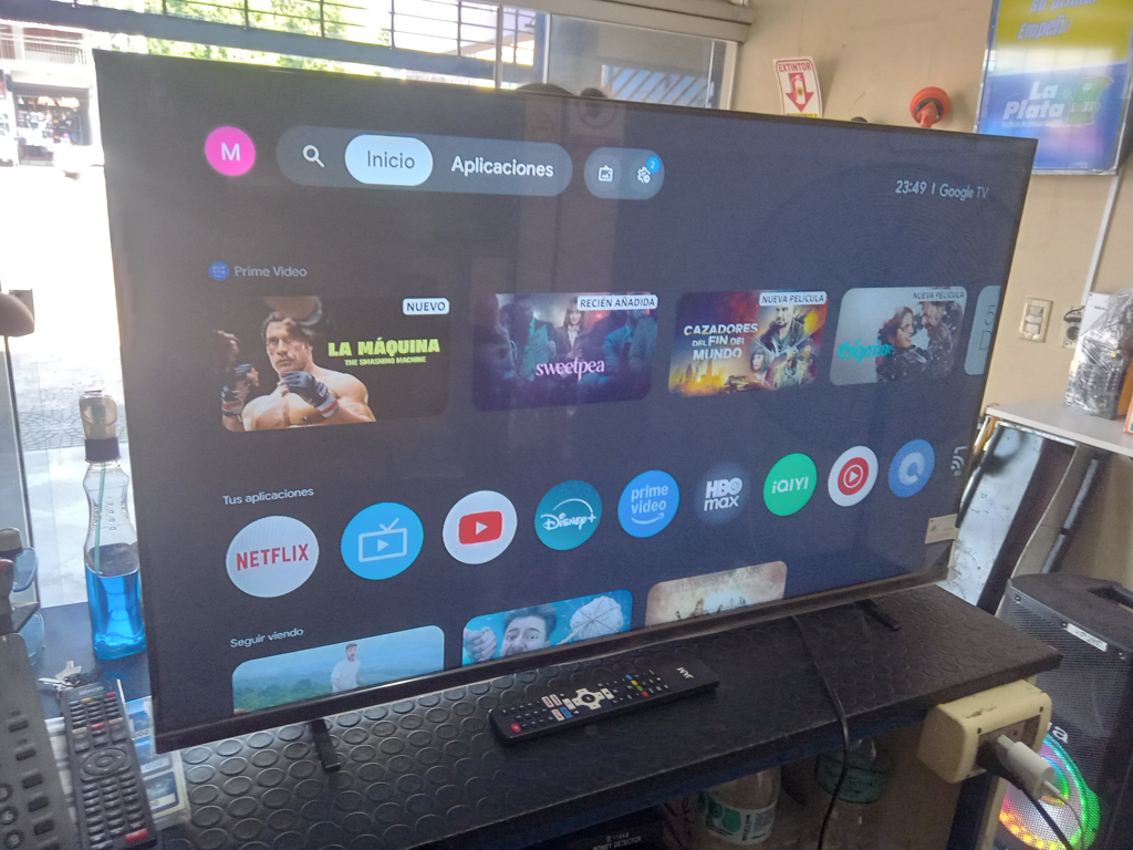Televisor Led Smart De 43 '' Marca Jam Modelo Ultrasgtm-43gfs Con Control Usado En Buen Estado Acc Patitas
