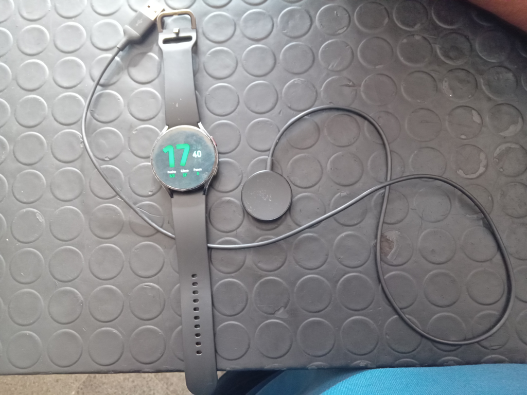 Reloj Para Caballero Marca Samsung Modelo Watch4 Usado Con Desgaste Acc Cargador