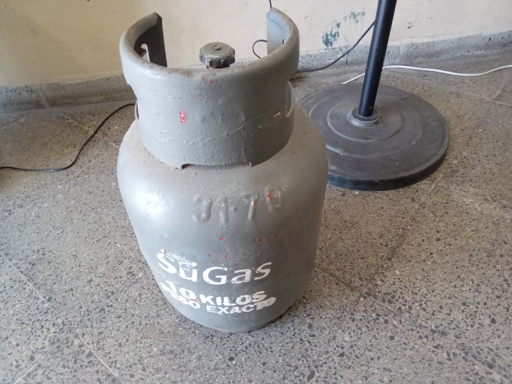 Garrafa Cap 10 Kg. Marca Su Gas Usado En Buen Estado Color Gris Acc No Tiene