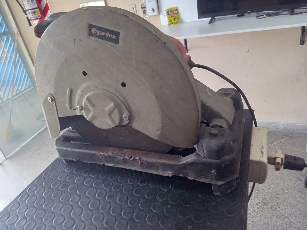 Policorte Marca Gardex Modelo Usado Con Desgaste Acc Protector Disco