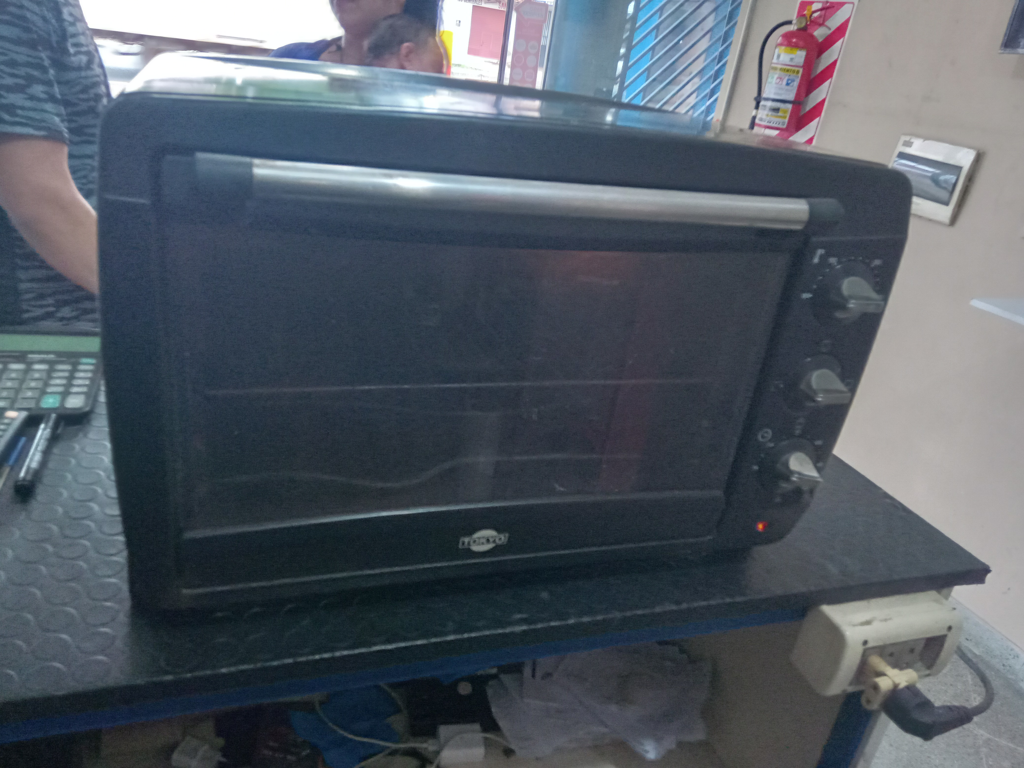 Foto 3 de Horno Marca Tokyo Litros 45 Modelo Listo Usado Con Desgaste Acc Parrilla