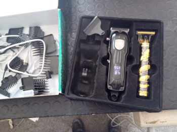 Maquina De Cortar Cabello Marca Waer Modelo Hair Clipper Usado En Buen Estado Acc Cable UsbVarios Accesorios En Caja