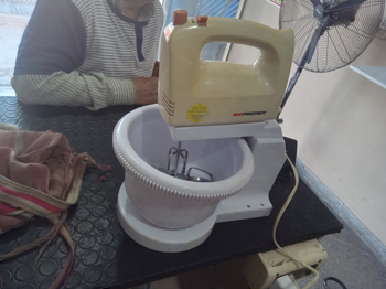 Batidora Marca Premier Modelo No Tiene Usado Con Desgaste Acc Bol De Plástico 2 Bastillos