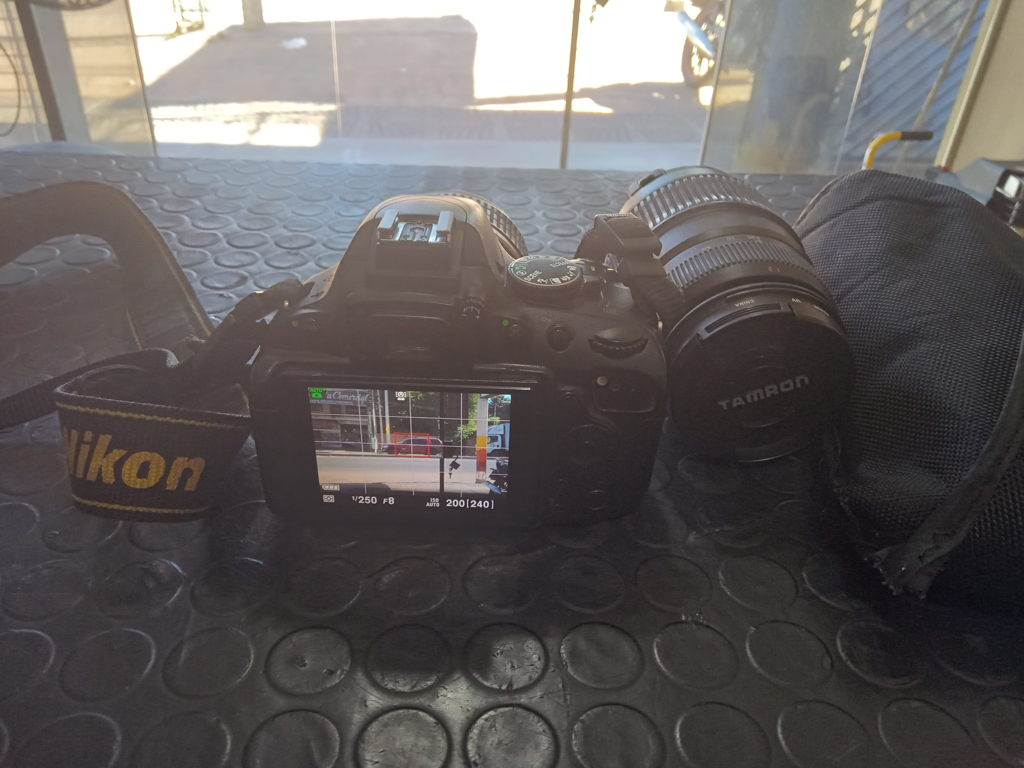 Camara Fotografica Marca Nikon Modelo D5100 Usado En Buen Estado Acc Cargador Memory De 8gbColganteEstuche Color Negro