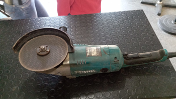 Pulidora Marca Makita Grande Original Modelo Ga7020 Tamaño Grande Usado En Buen Estado Acc ProtrectorManija
