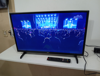 Televisor Led Smart De 32 '' Marca Tokyo Modelo Tvtoksf32sm-N Con Control Usado En Buen Estado Acc 2 Patitas