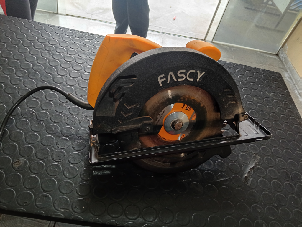Sierra Tipo Circular Marca Fascy Modelo Fa8801 Usado En Buen Estado Acc 1 DiscoTapa Disco