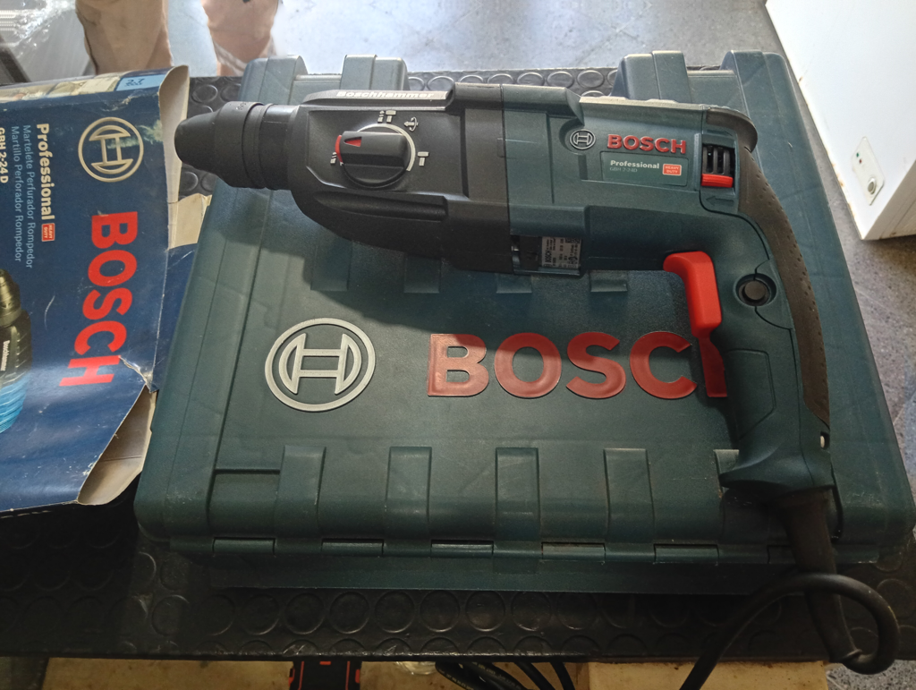 Taladro Marca Bosch Modelo Gbh224d Nuevo Sin Uso Acc Caja Tipo Maletin