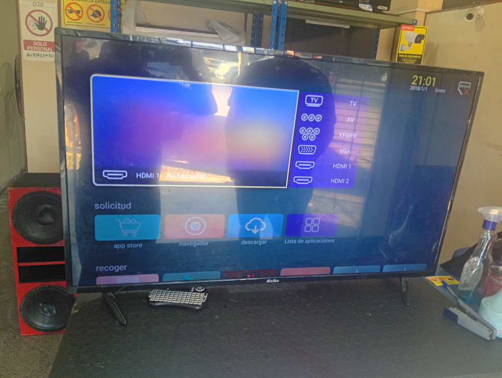 Televisor Led Smart De 43 '' Marca Kolke Modelo 43-Smf Sin Control Usado En Buen Estado Acc Patitas