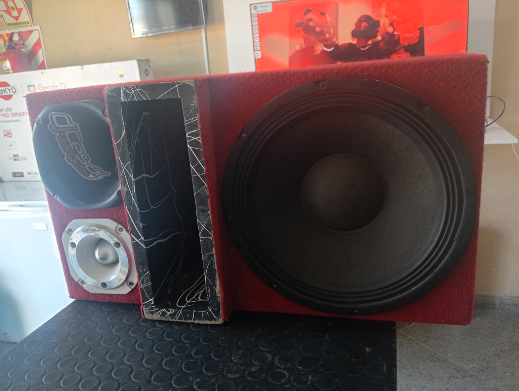 Caja C/ Parlantes Para Auto Usado En Buen Estado Acc 1 Woofer Golpe Seco1 Corneta1 Super Twitter