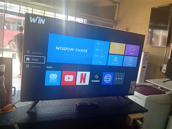 Televisor Led Smart De 43 '' Marca Win Modelo Win43fs Con Control Usado En Buen Estado Acc Patitas