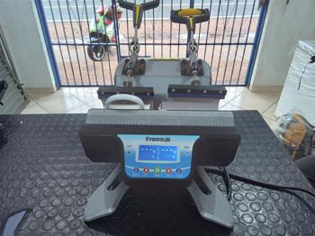Plancha Para Sublimacion Marca Freesub Modelo St-210 Acc Para 2 Tasas