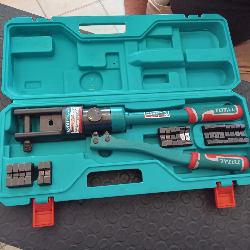 Juego De Herramientas Marca Total Modelo Thct0240 Usado En Buen Estado Con Maletin Acc 22 Terminales Pares