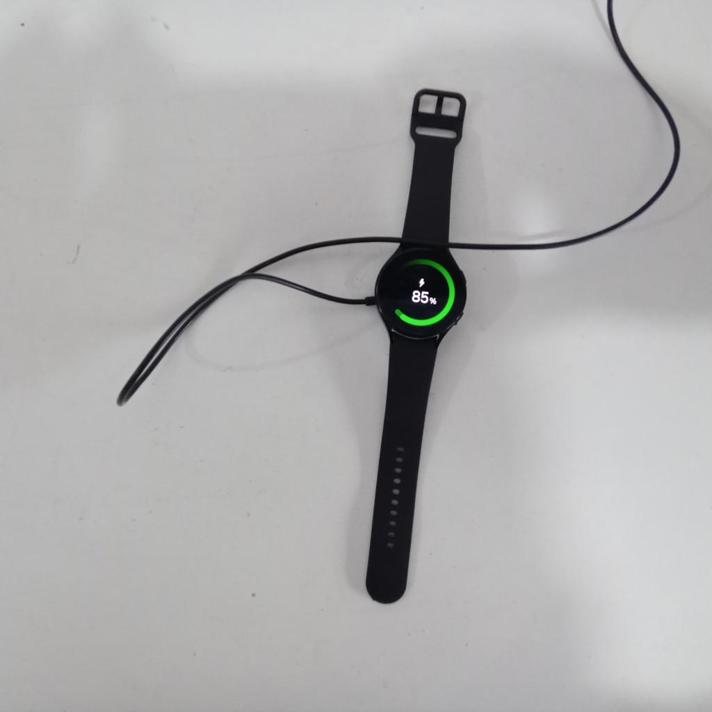 Reloj Para Caballero Marca Samsung Modelo Whatch 5 Usado En Buen Estado Acc Cargador