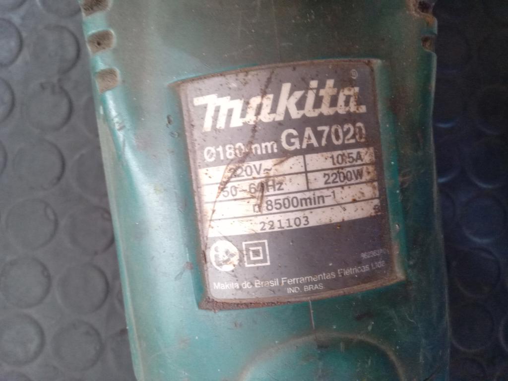 Pulidora Marca Makita Modelo Ga7020 Tamaño Mediano Usado En Buen Estado Acc DiscoProtectorMango