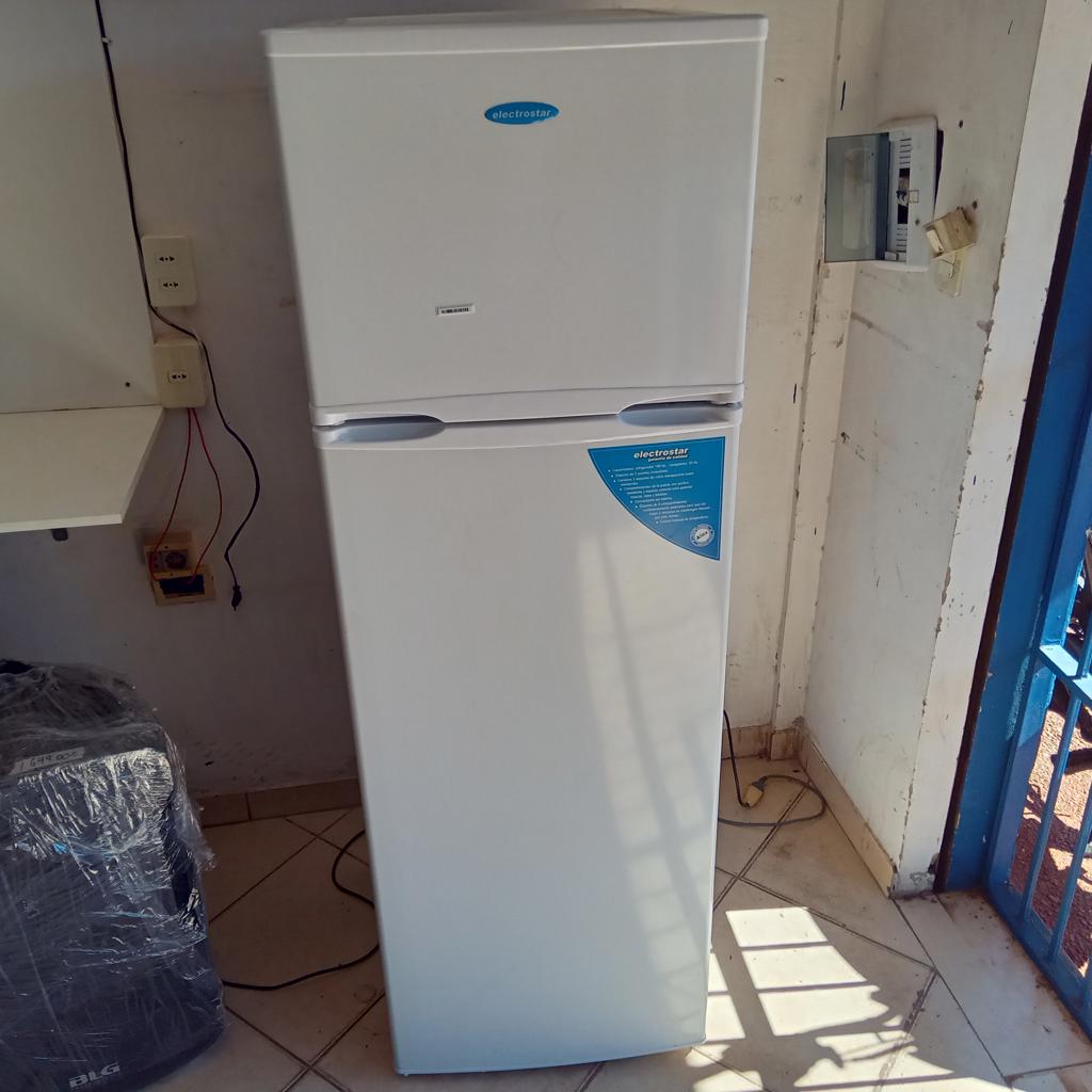 Heladera Marca Electrostar Modelo Es-Hd2300 Usado En Buen Estado Litros 252 Acc Cab. Cte. Verdulera