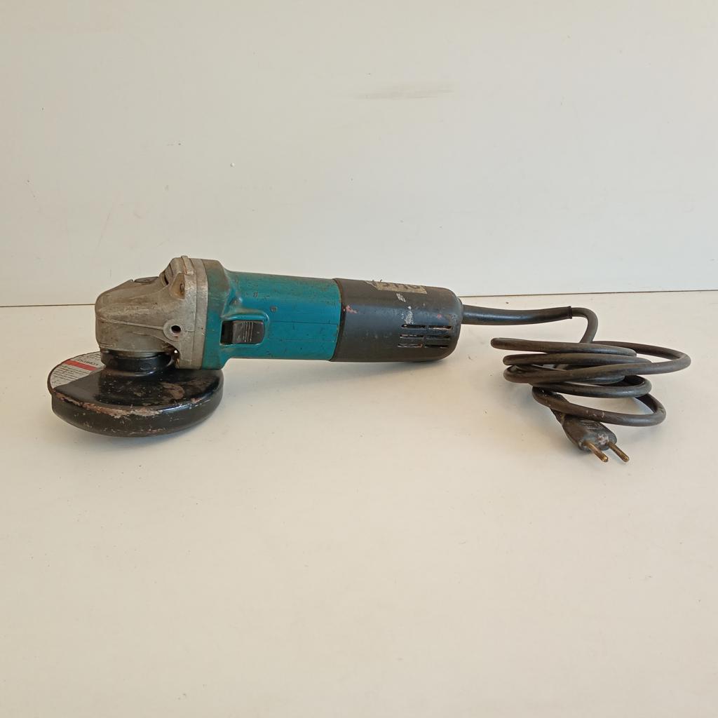 Pulidora Marca Makita Modelo 9557hn Tamaño Pequeño Usado Con Desgaste Acc DiscoProtector
