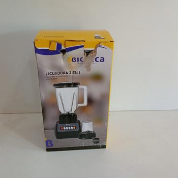Licuadora Marca Bionica Modelo Rl150491 Velocidades Nuevo Sin Uso Acc Jarra De Plastico Caja