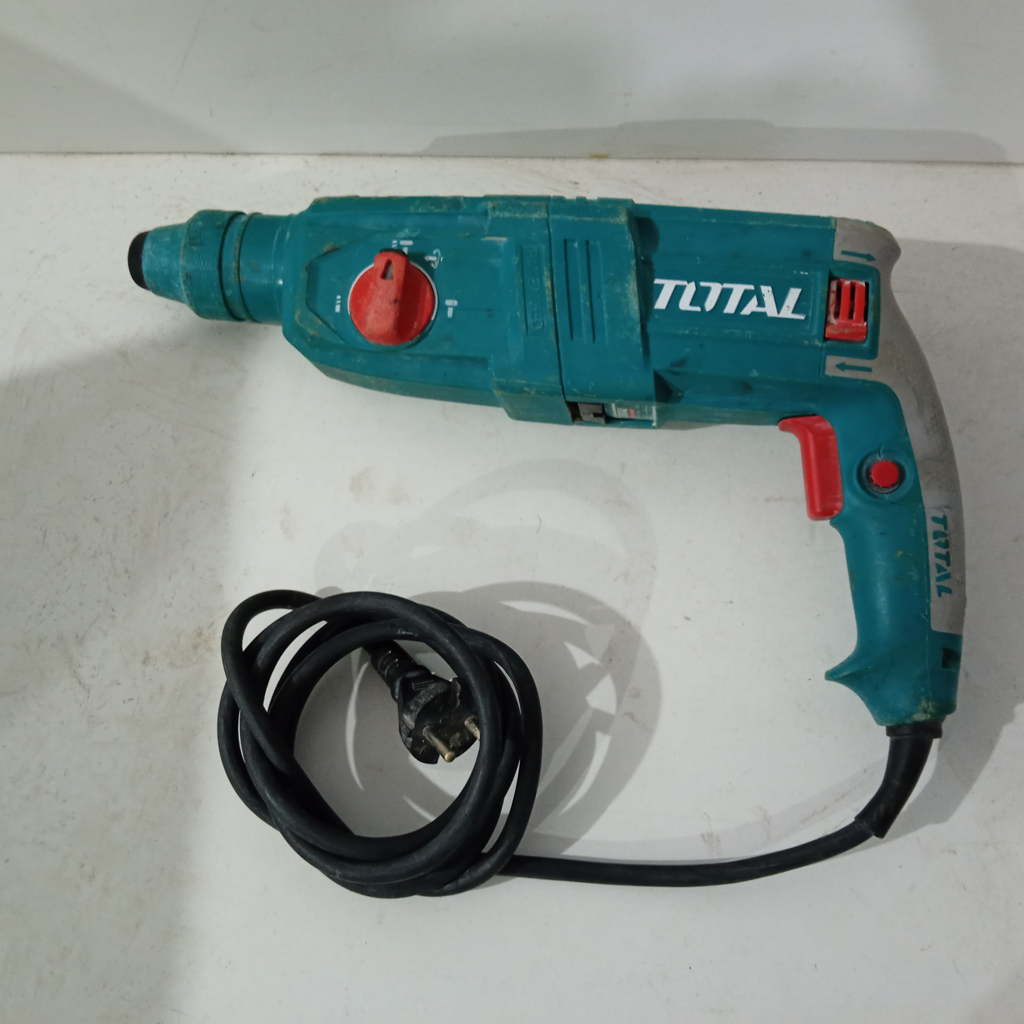 Taladro Marca Total Modelo Th308268 Usado Con Desgaste Acc Cab. Cte.