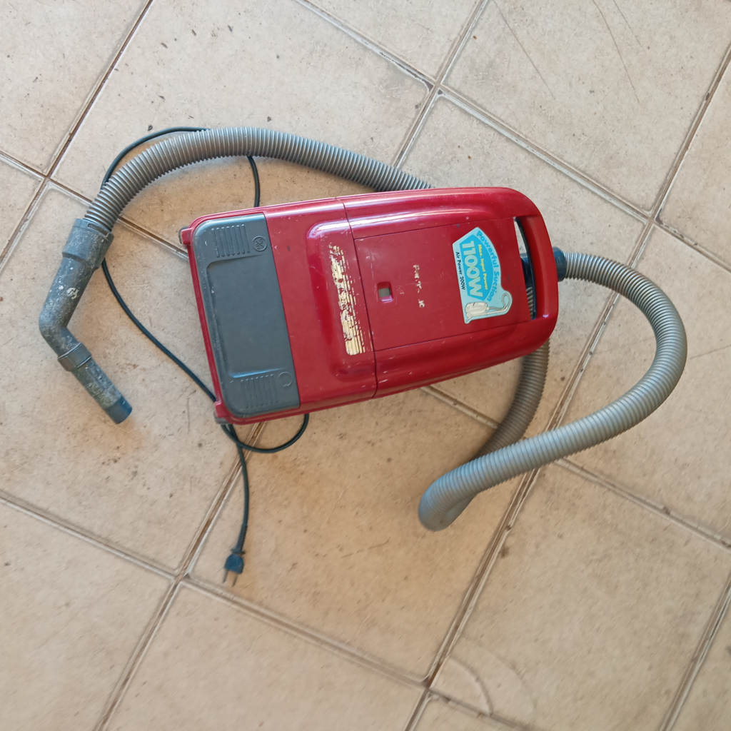 Aspiradora Marca Panasonic Modelo Mc-2760 Usado Con Desgaste Acc Manguera Desgastada